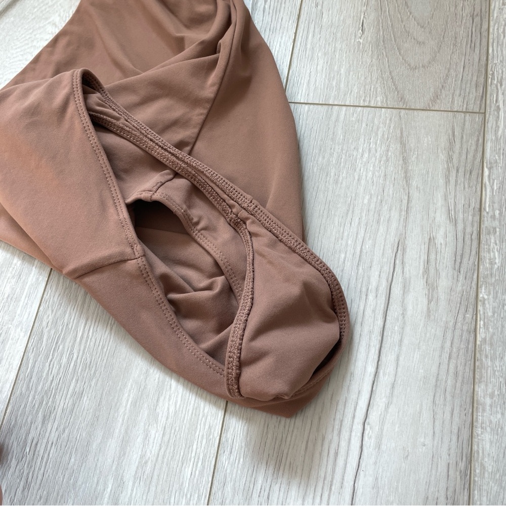 Babaton Contour Bodysuit Brown (large) square neck seamless double lined party - Picture 7 of 7